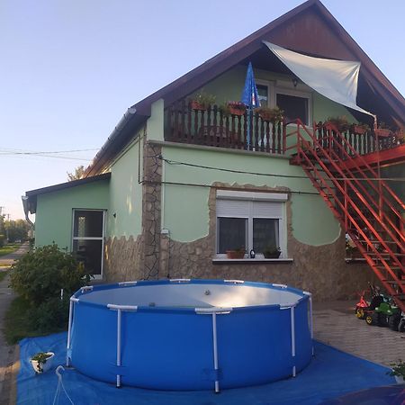 Etus Vendeghaz 2 Villa Balatonfenyves Exterior photo